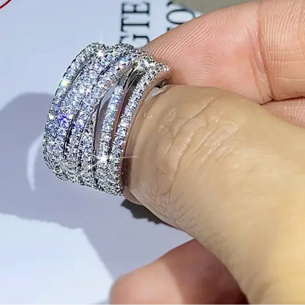 💚Host Pick! Silver Multi-Layer Zircon Ring